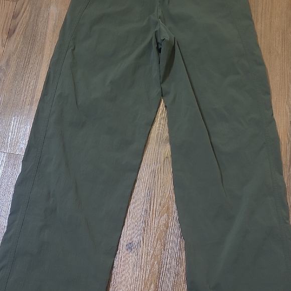 Athleta Forest Green Relaxed Pants used good conditionzise 4. - Picture 13 of 13